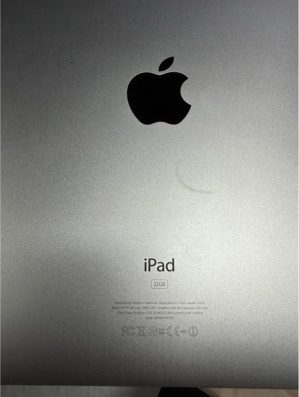 Apple iPad 1st Gen A1219 32GB 9.7